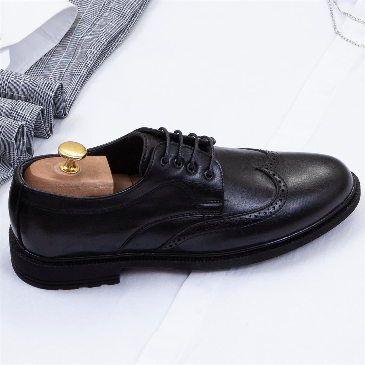 Gri Ekose Pantolon Beyaz Gömlek Ayakkabı Kombin