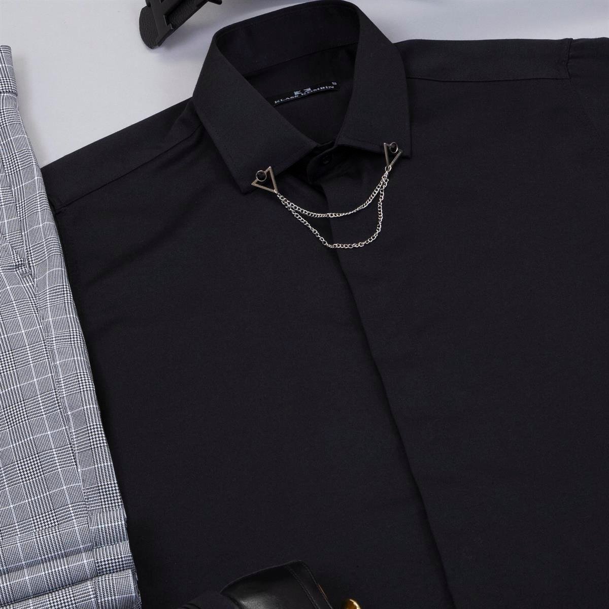 Gri Ekose Pantolon Siyah Gömlek Ayakkabı Kombin