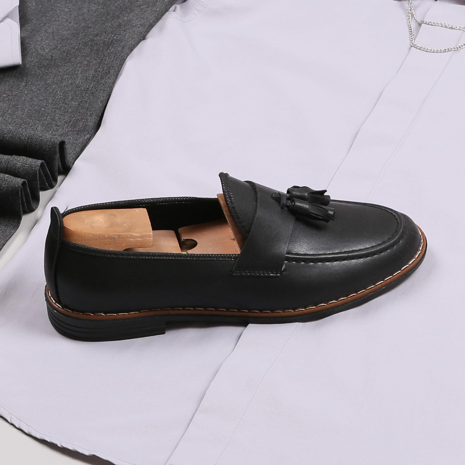 Gri Gömlek Füme Pantolon Ayakkabı Kombin