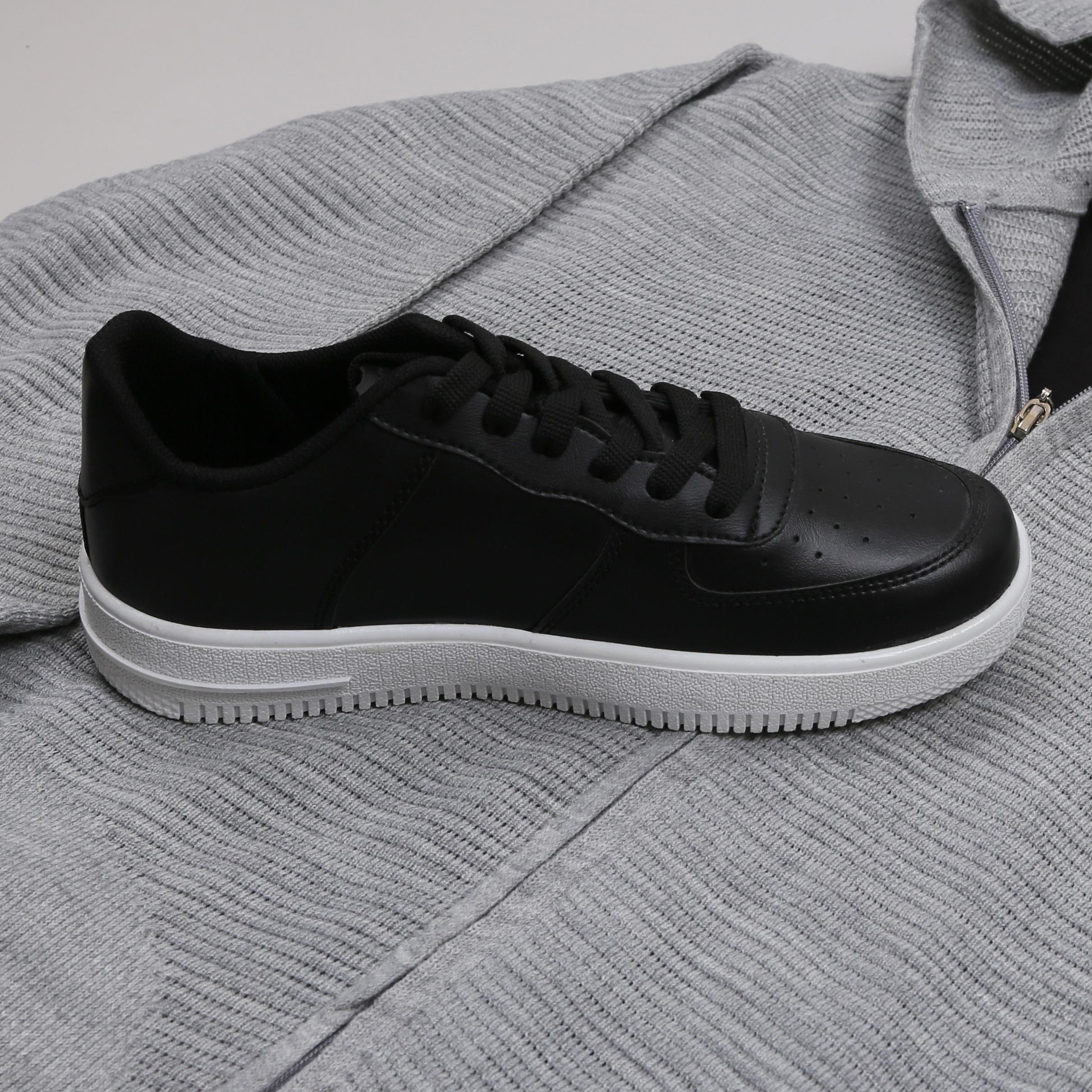 gri kapşonlu hırka kombini