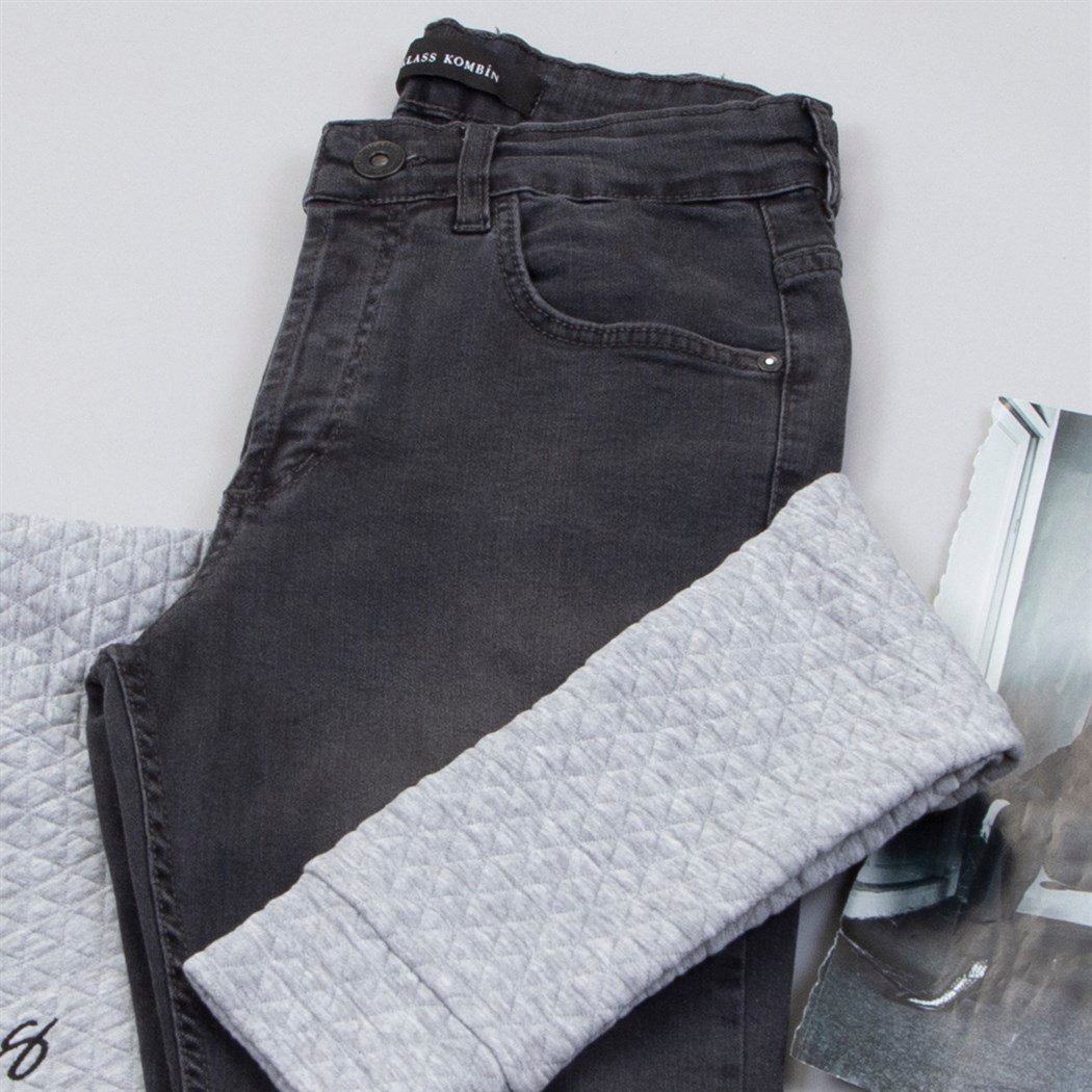 Gri Kapşonlu Sweat Pantolon Ayakkabı Kombin