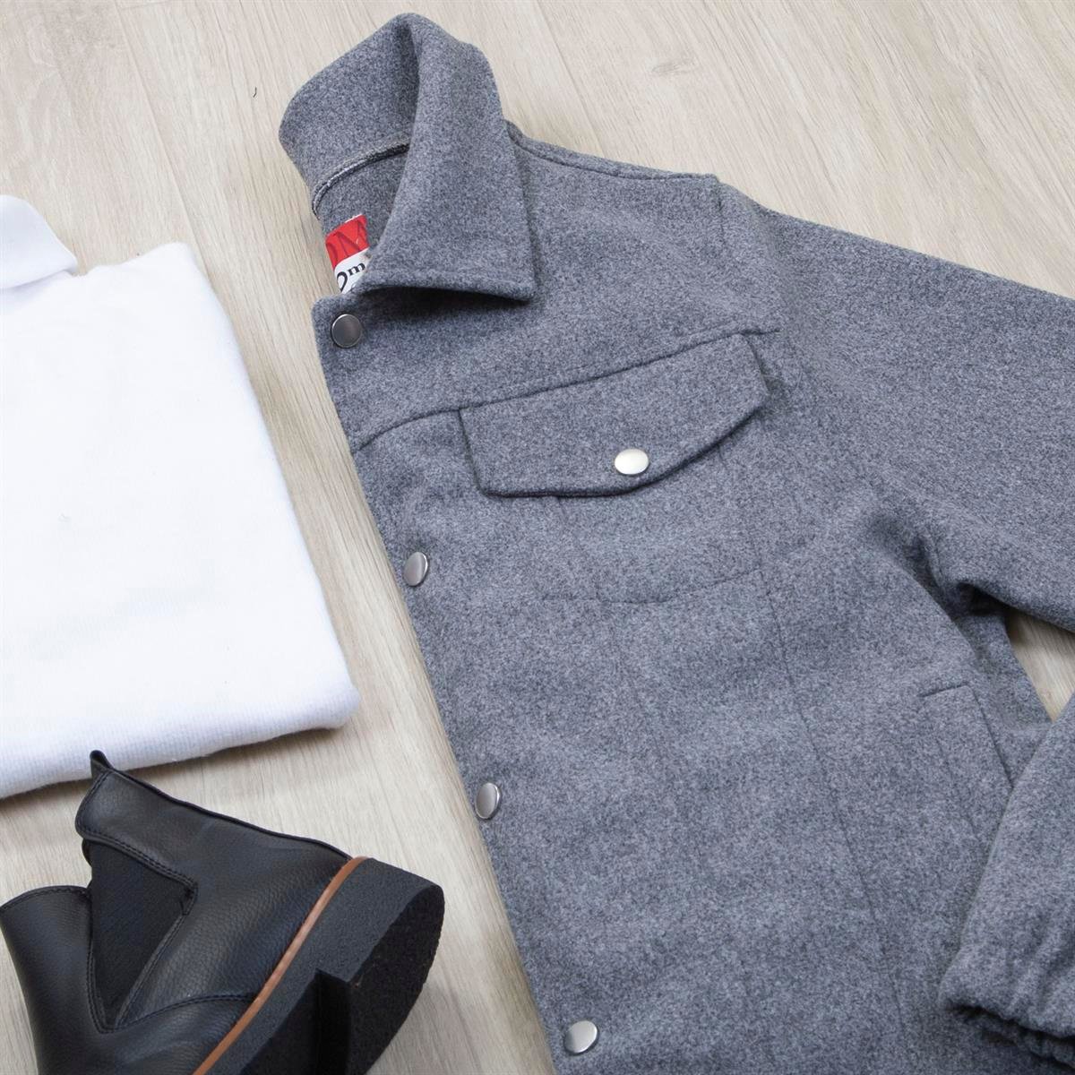 Gri Kaşe Ceket Boğazlı Body Pantolon Bot Kombin