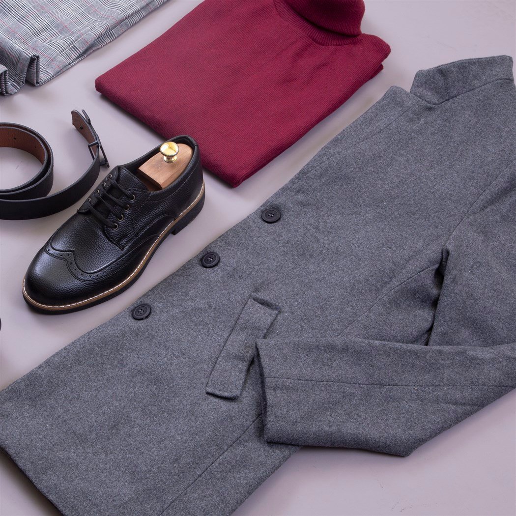 Gri Kaşe Ceket Pantolon Boğazlı Kazak Bot Kombin