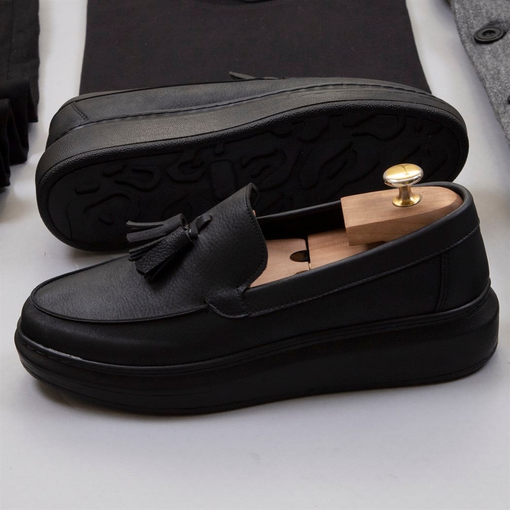 Gri Kaşe Ceket Tişört Pantolon Ayakkabı Kombin