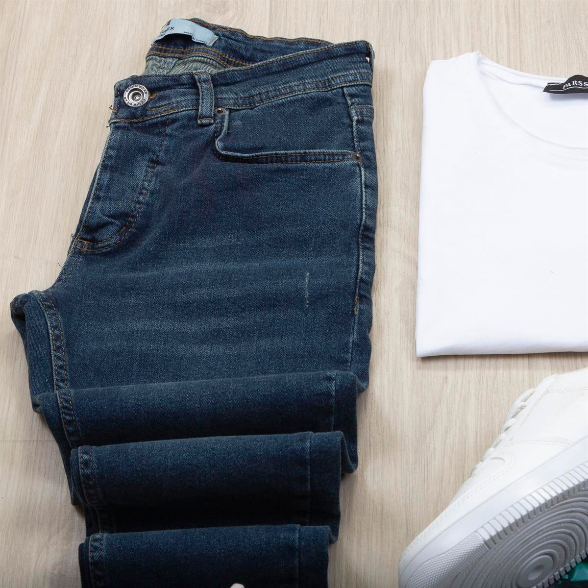 Gri Kaşe Ceket Tişört Pantolon Ayakkabı Kombin