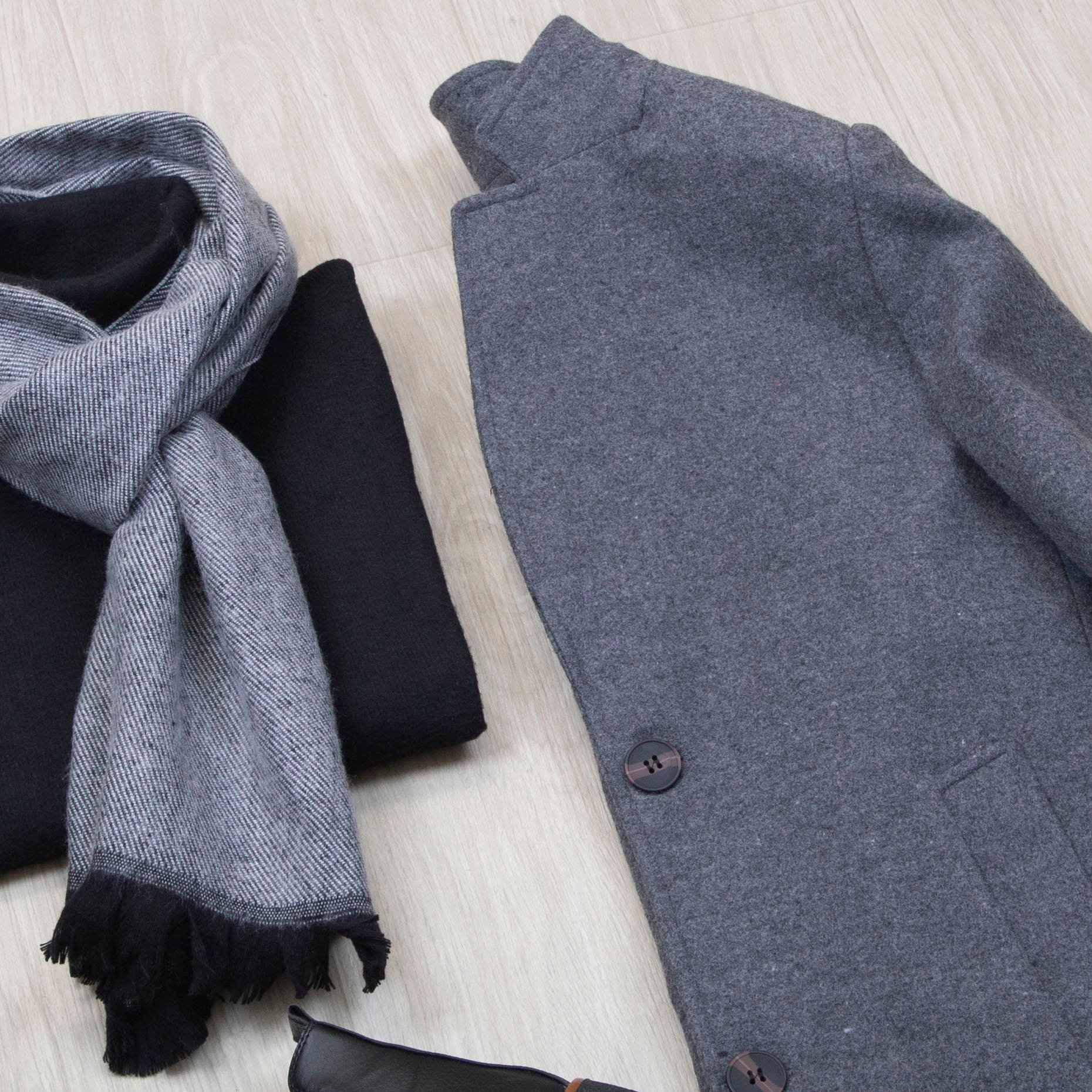 Gri Kaşe Kaban Boğazlı Body Pantolon Bot Kombin