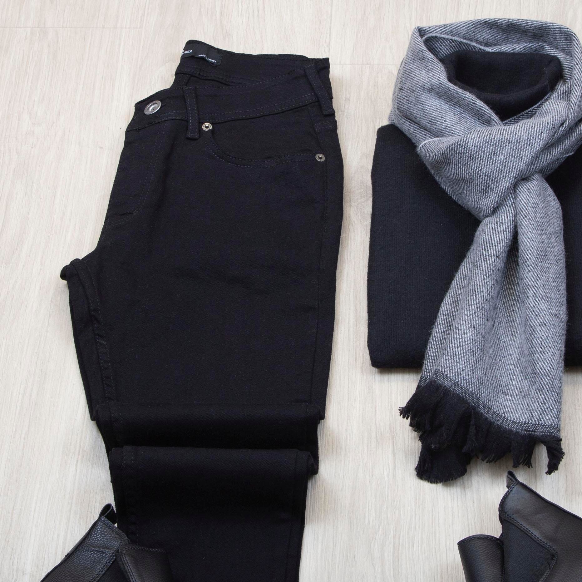 Gri Kaşe Kaban Boğazlı Body Pantolon Bot Kombin