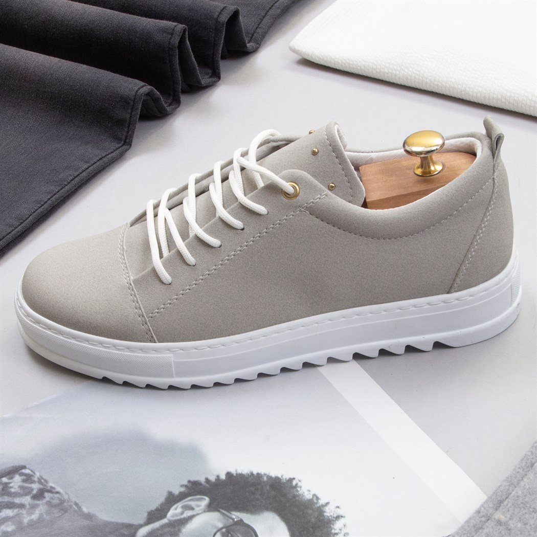 Gri Kaşe Kaban Boğazlı Kazak Pantolon Ayakkabı Kombin