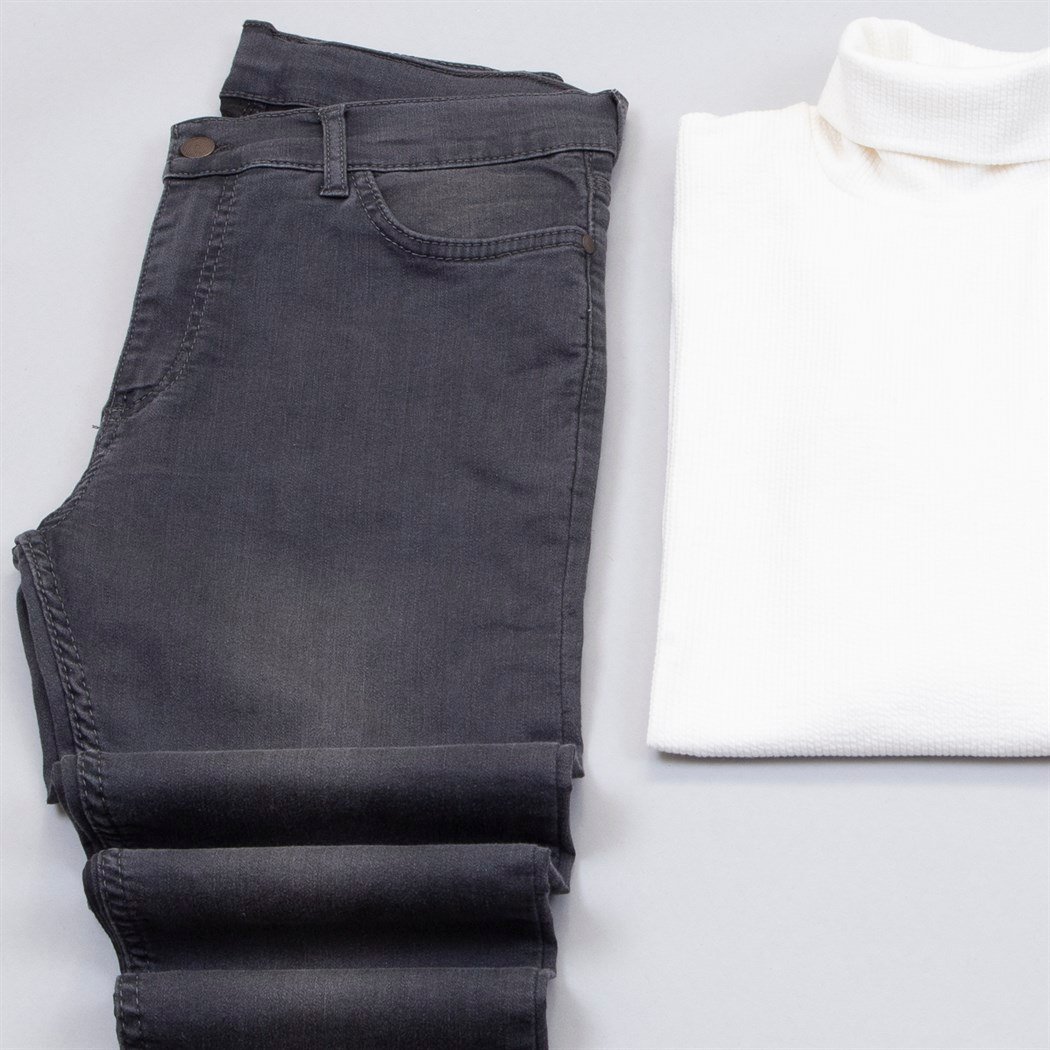 Gri Kaşe Kaban Boğazlı Kazak Pantolon Ayakkabı Kombin