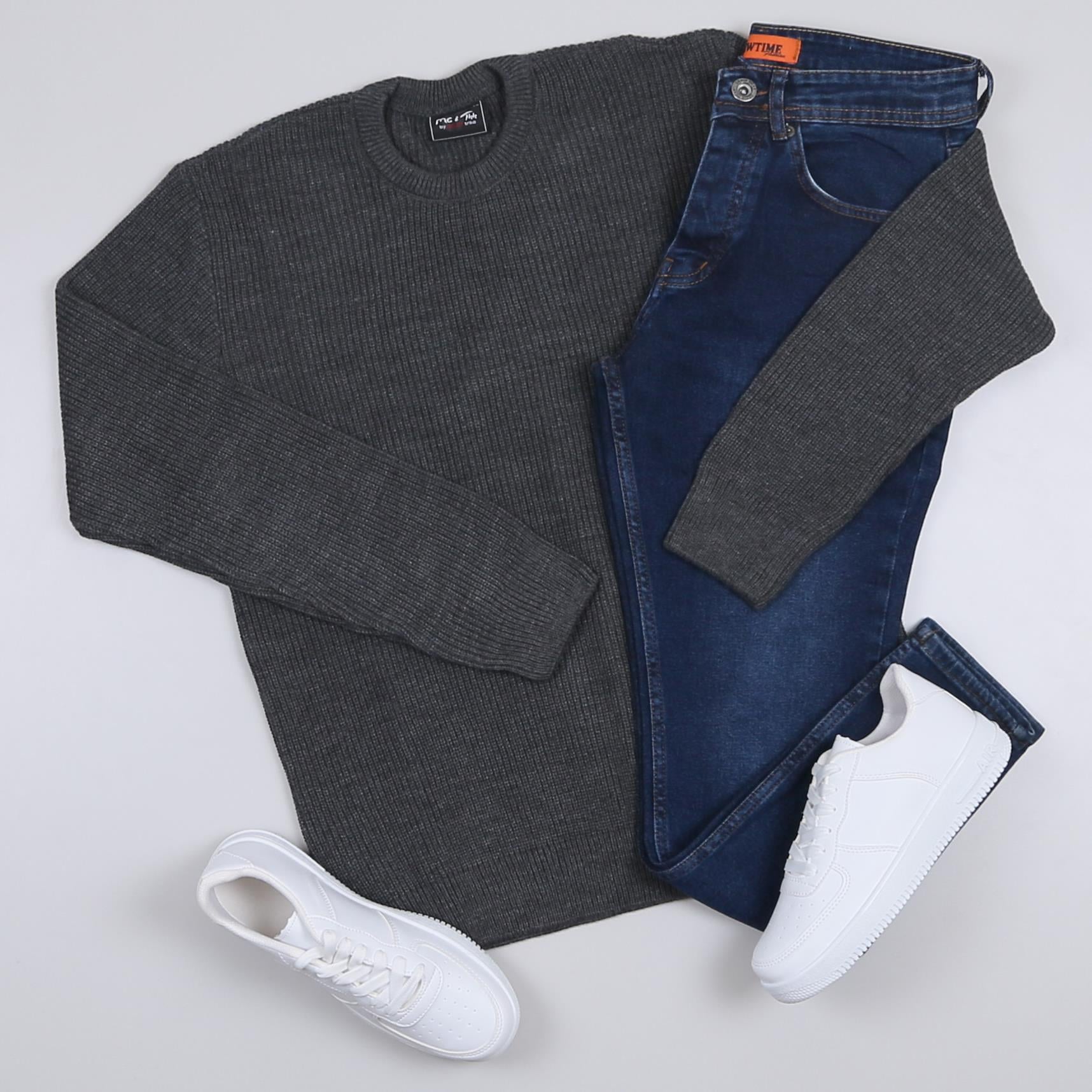 Gri Kazak Lacivert Kot Pantolon Ayakkabı Kombini