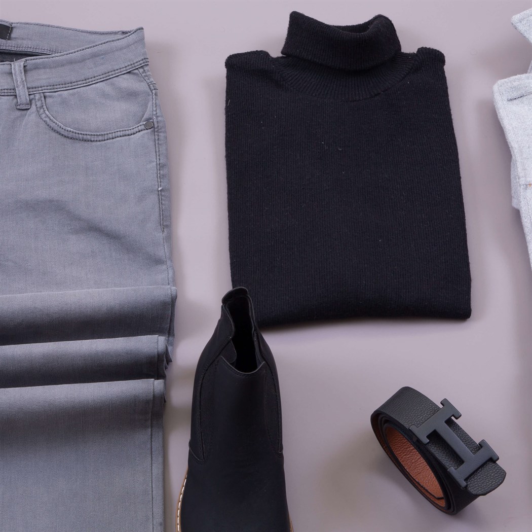 Gri Kemerli Kaşe Kaban Kazak Pantolon Bot Kombin