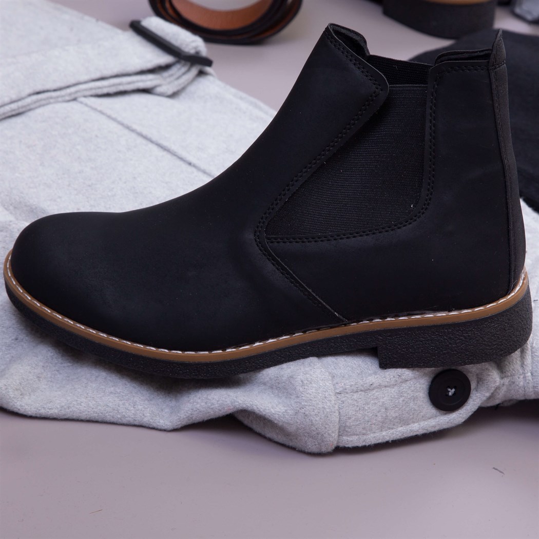 Gri Kemerli Kaşe Kaban Kazak Pantolon Bot Kombin