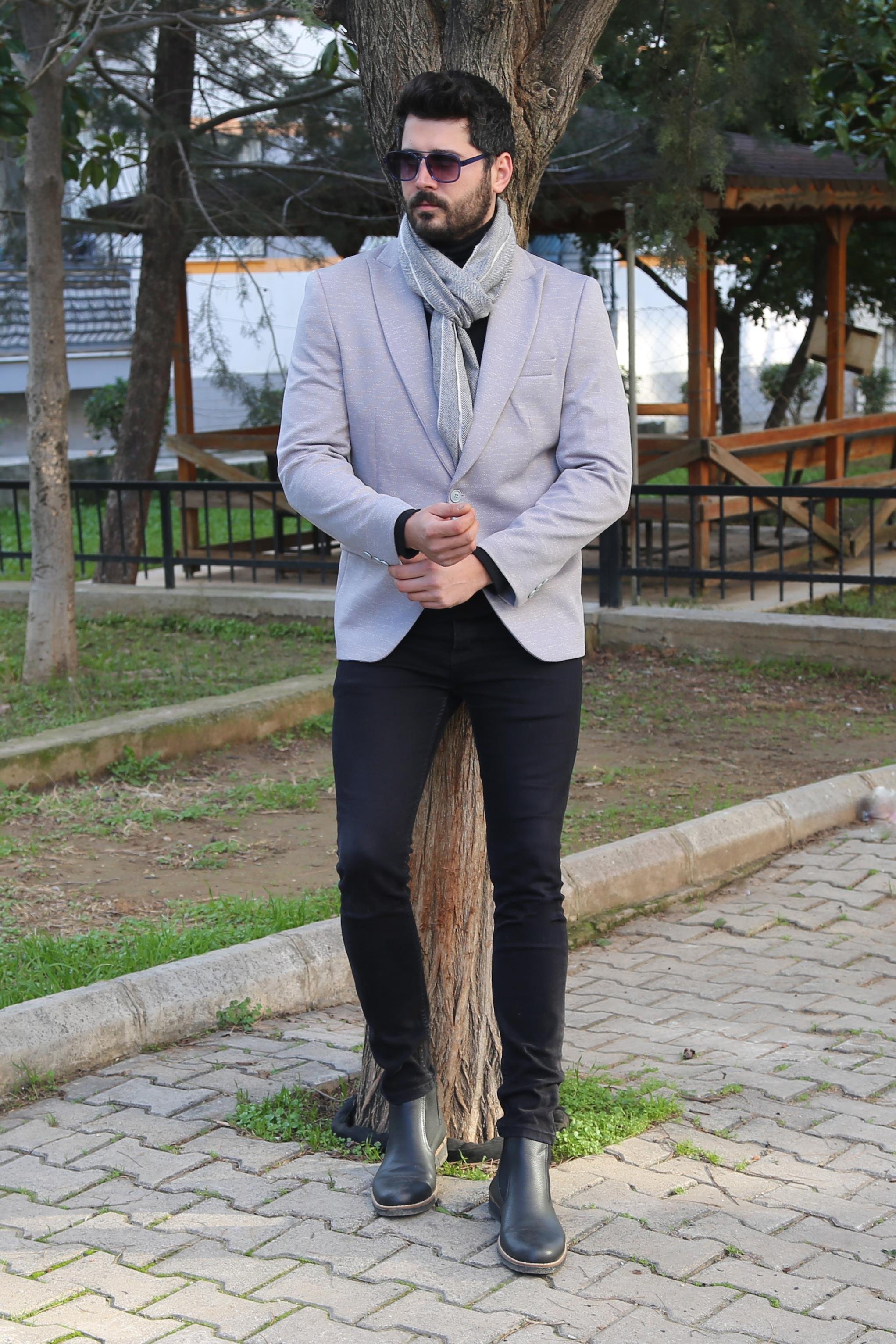 Gri Kırçıllı Blazer Ceket Boğazlı Body Pantolon Atkı Bot Kombin