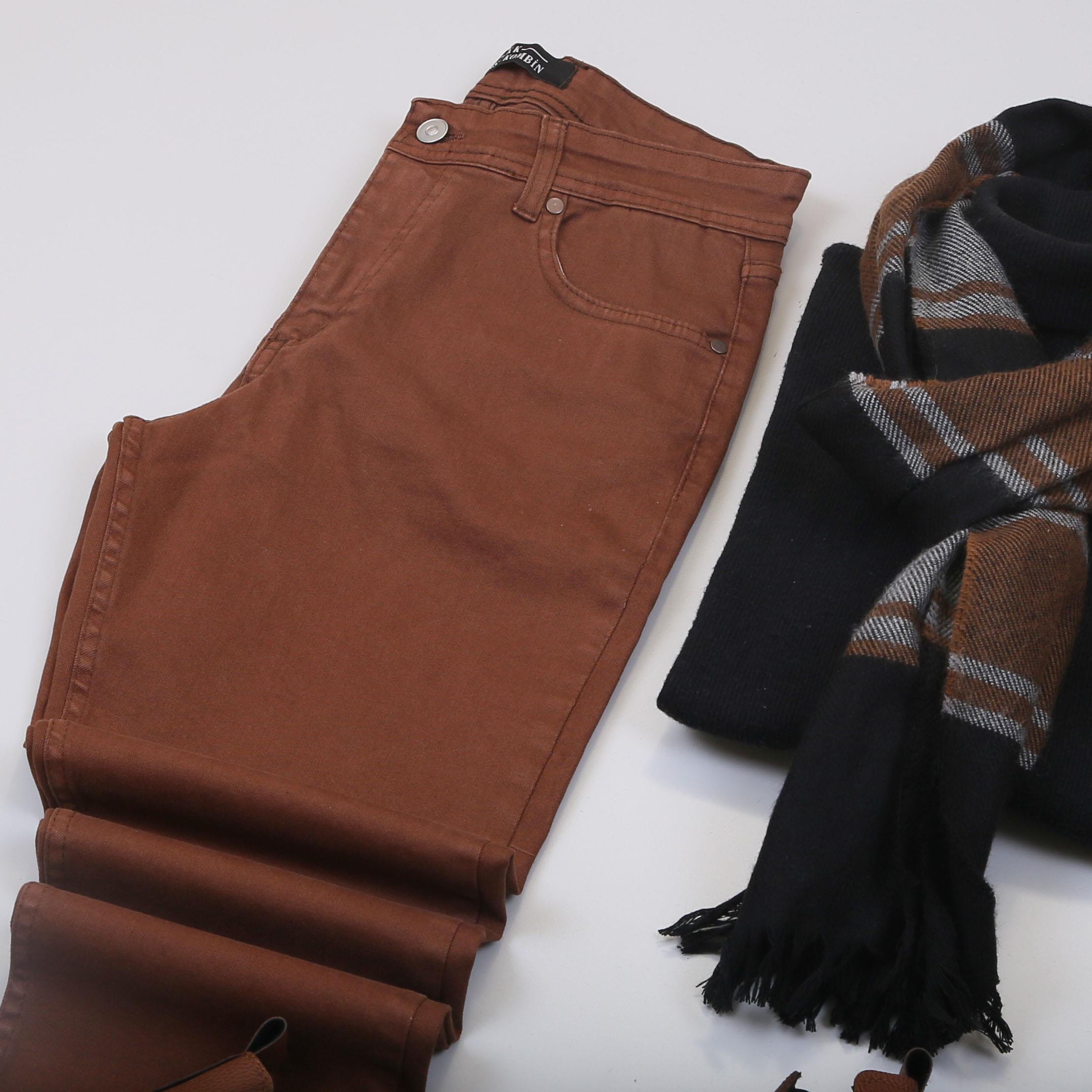 Gri Kırçıllı Blazer Ceket Boğazlı Body Pantolon Atkı Bot Kombin