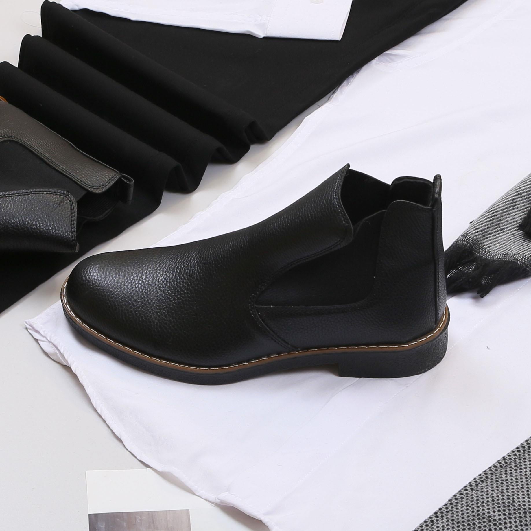 Gri Kırçıllı Kaşe Kaban Gömlek Pantolon Bot Kombin