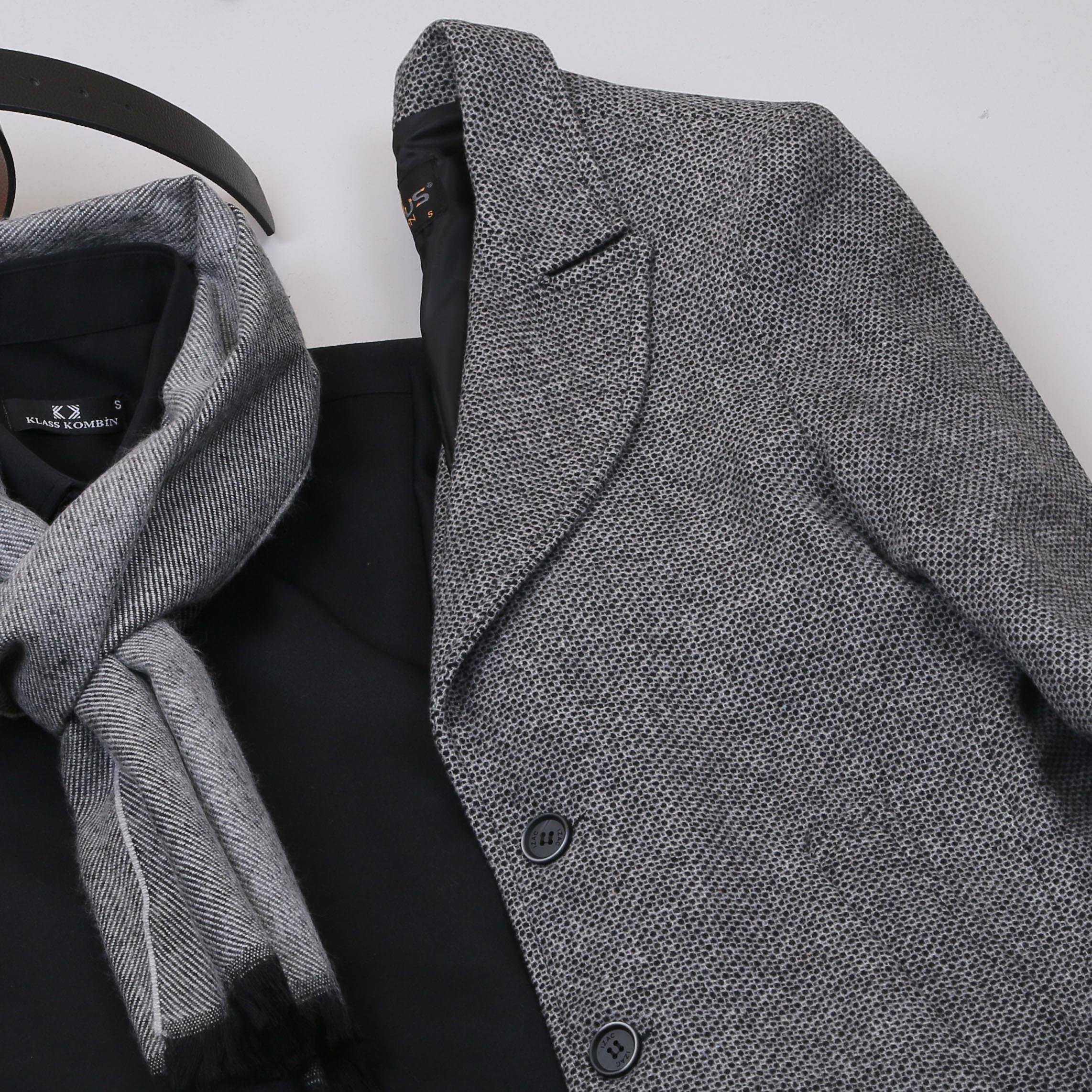 Gri Kırçıllı Kaşe Kaban Gömlek Pantolon Bot Kombin