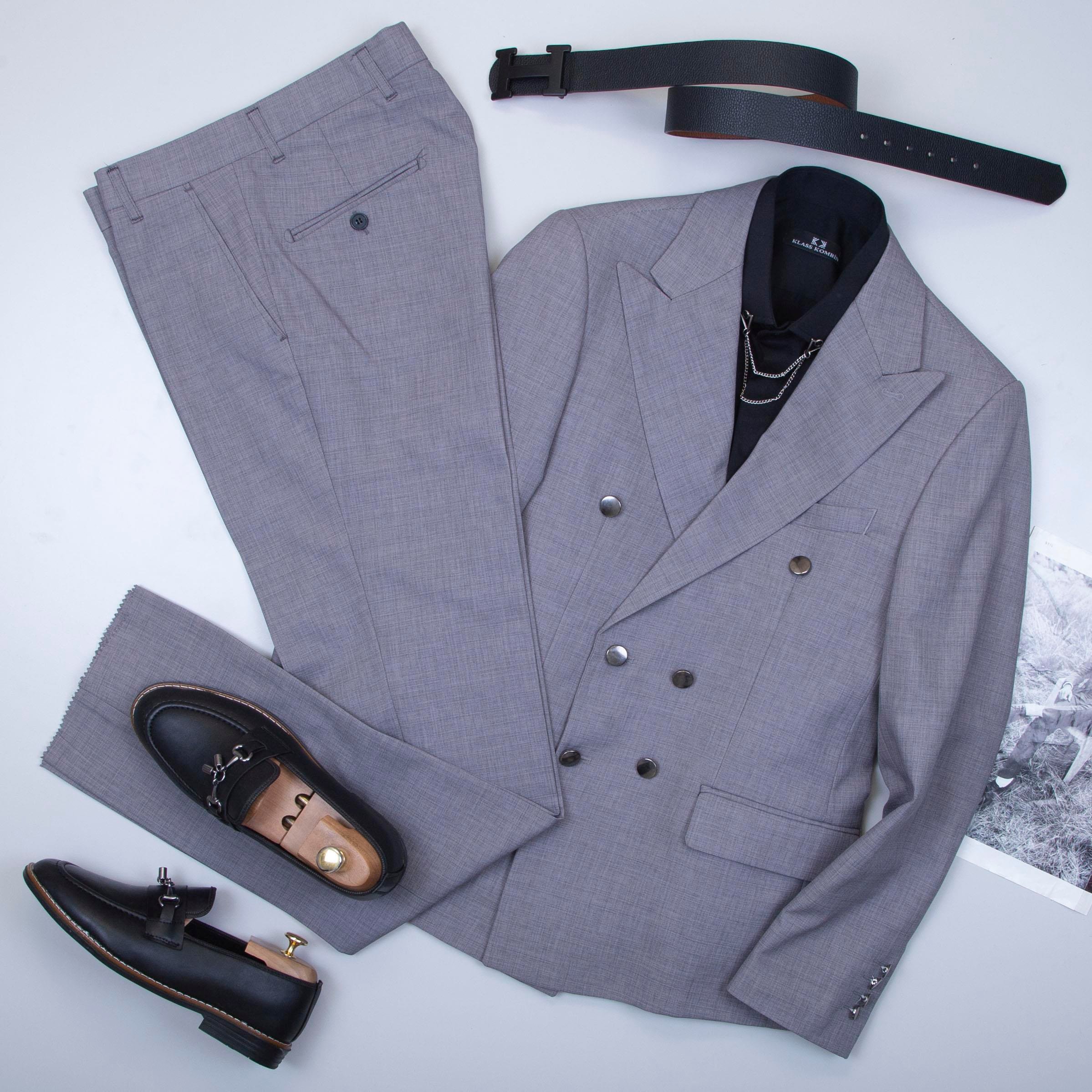 Gri Kruvaze Takım Elbise Kombini