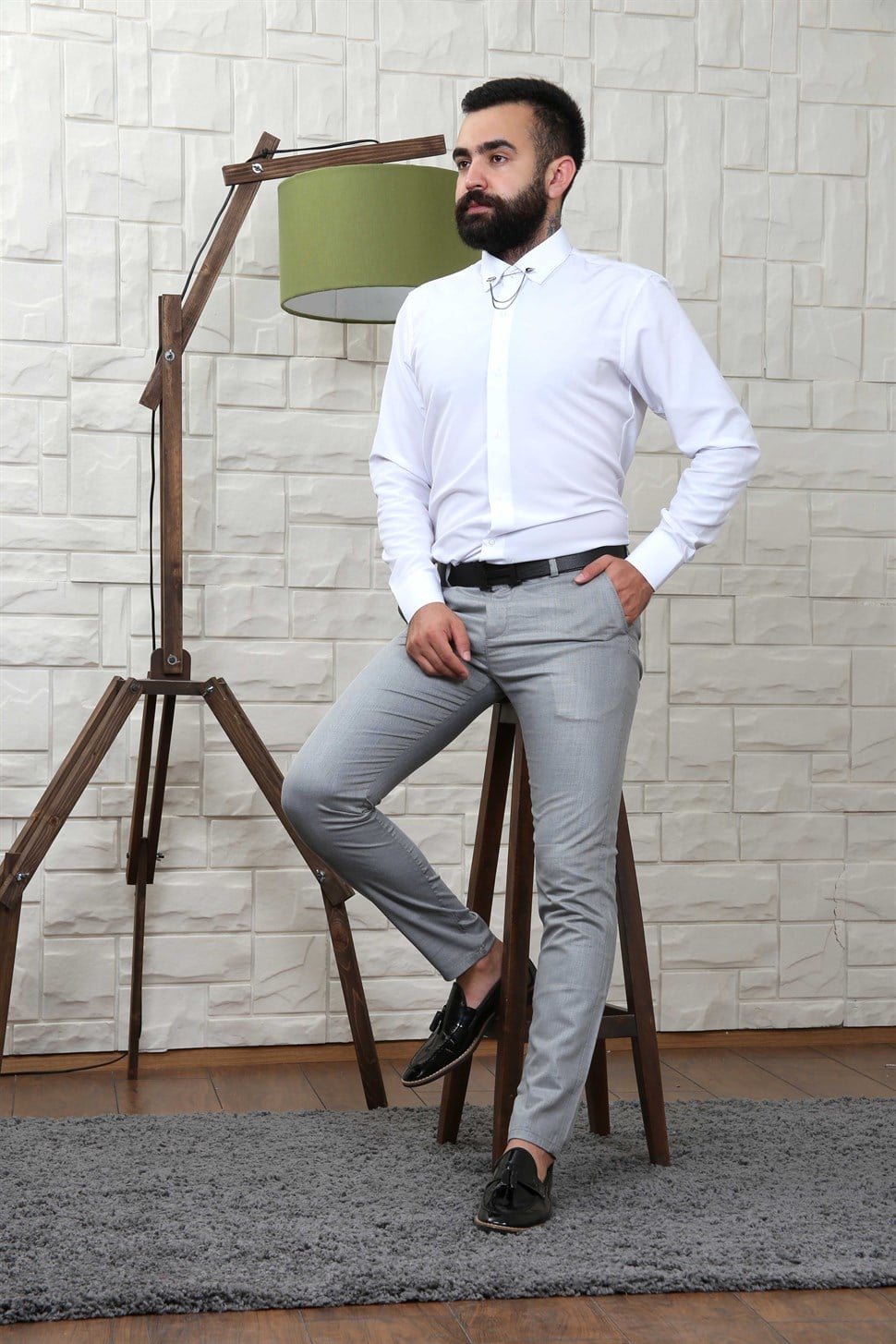 Gri Kumaş Pantolon Gömlek Ayakkabı Kombini