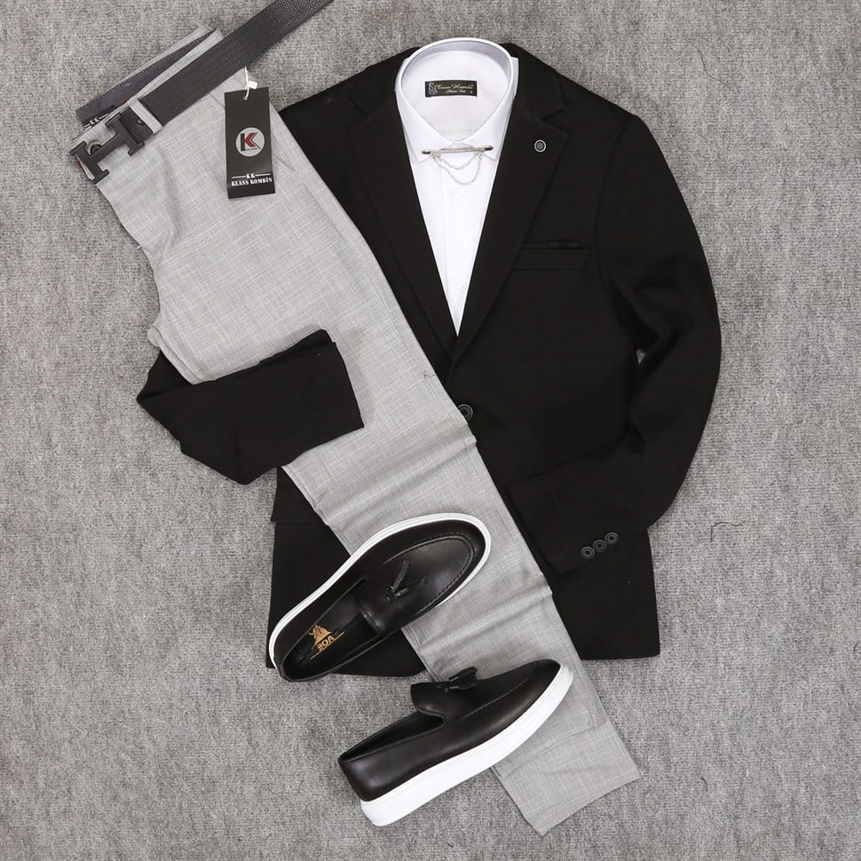 Gri Kumaş Pantolon Siyah Ceket Kombin