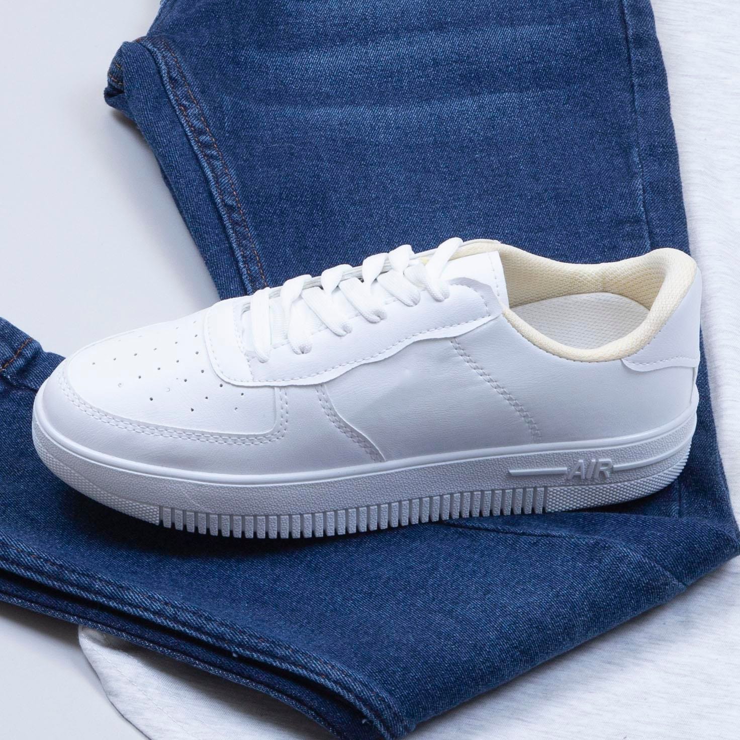 Gri Melanj Basic Tişört Pantolon Ayakkabı Kombin