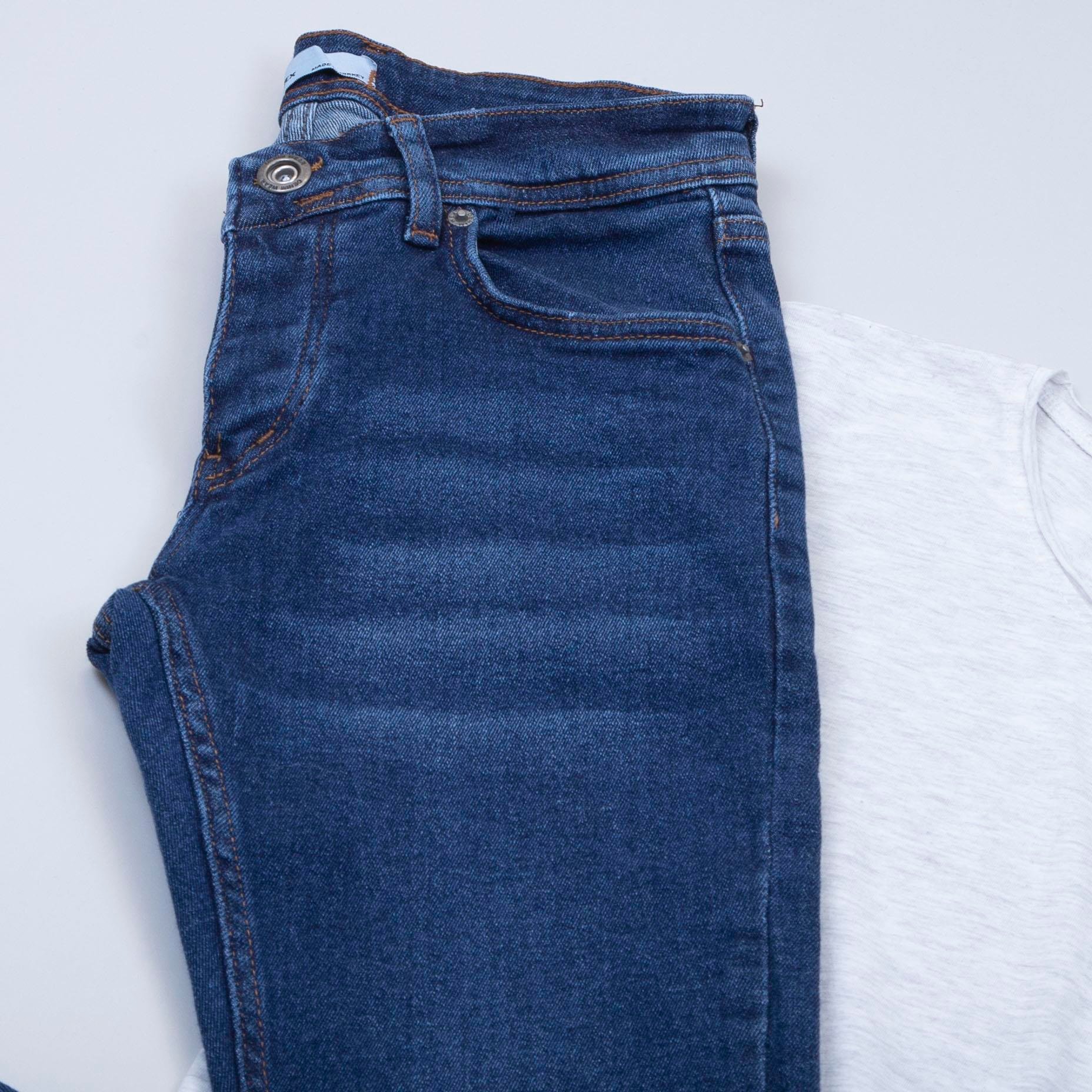 Gri Melanj Basic Tişört Pantolon Ayakkabı Kombin