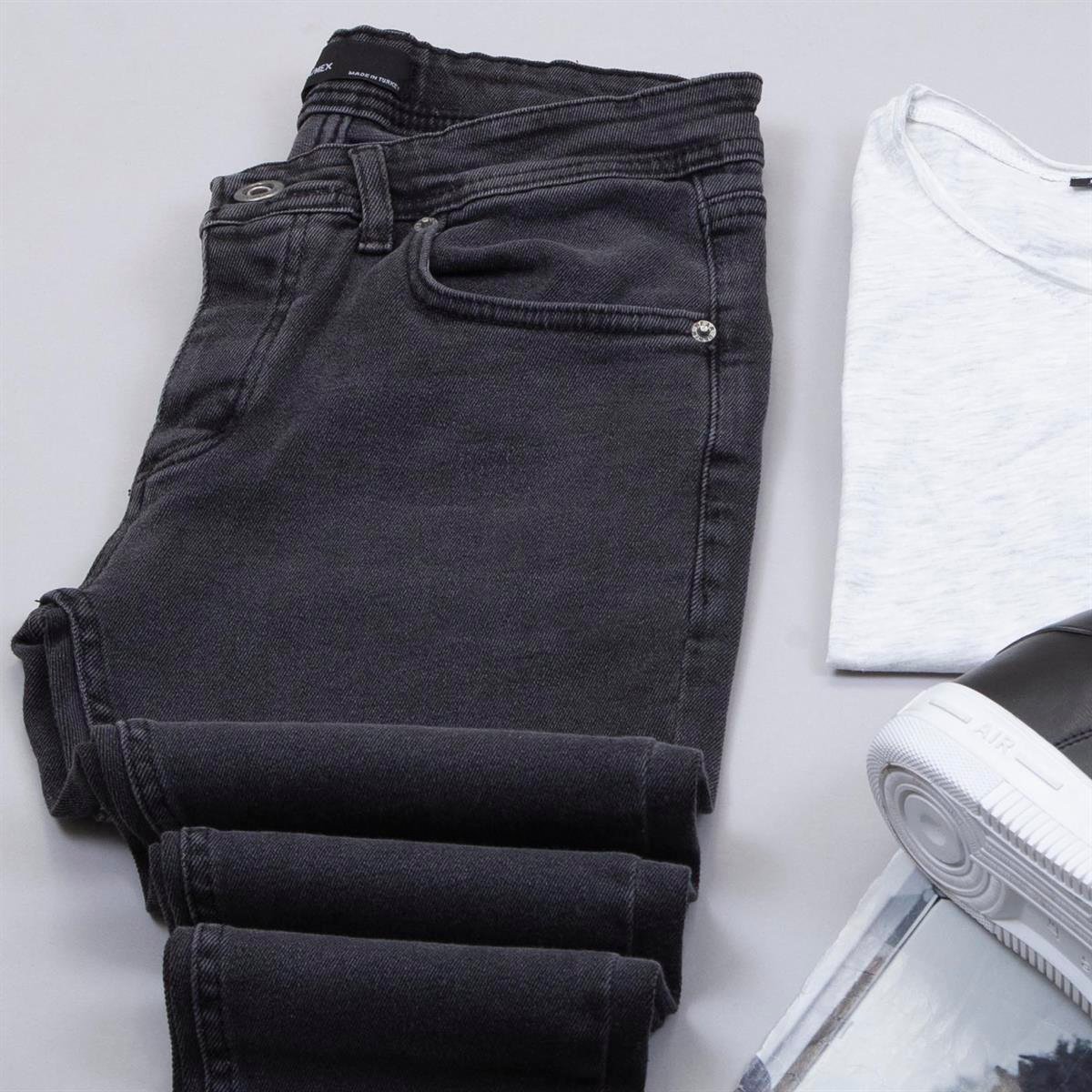 Gri Nubuk Ceket Tişört Pantolon Ayakkabı Kombin