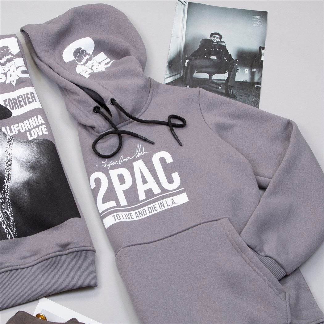 Gri Ön Ve Arka Baskılı Kapşonlu Sweat Pantolon Ayakkabı Kombin