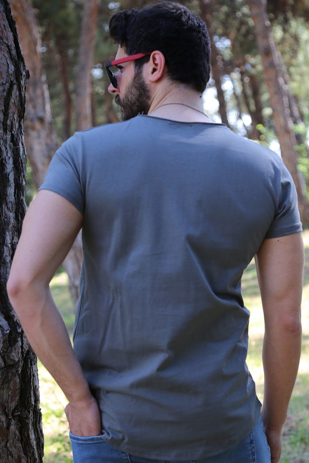 ERKEK ETEĞİ OVAL BASİC T-SHIRT KOYU GRİ BASİC TSHİRT KOYU GRİ