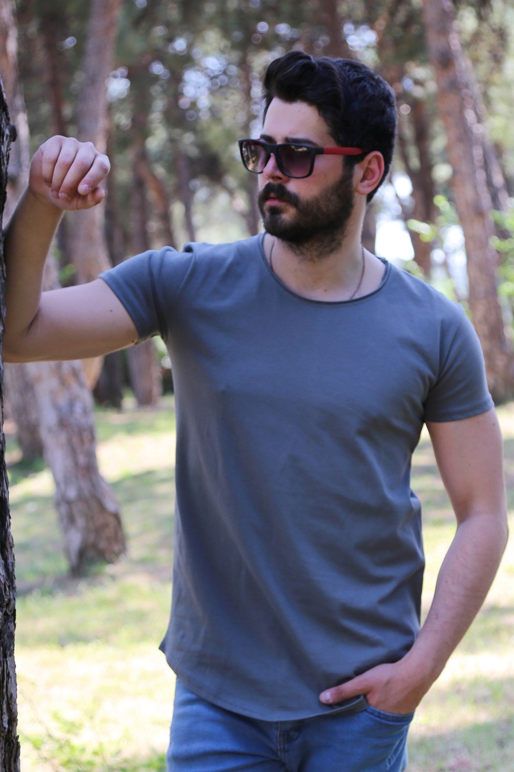 ERKEK ETEĞİ OVAL BASİC T-SHIRT KOYU GRİ BASİC TSHİRT KOYU GRİ