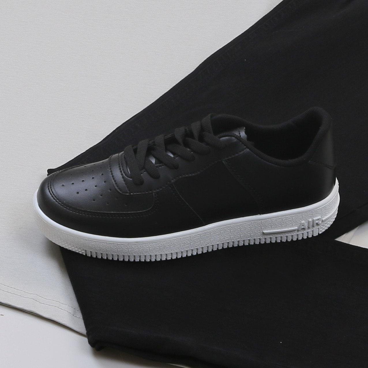 Gri Oversize Tişört Pantolon Ayakkabı Kombin