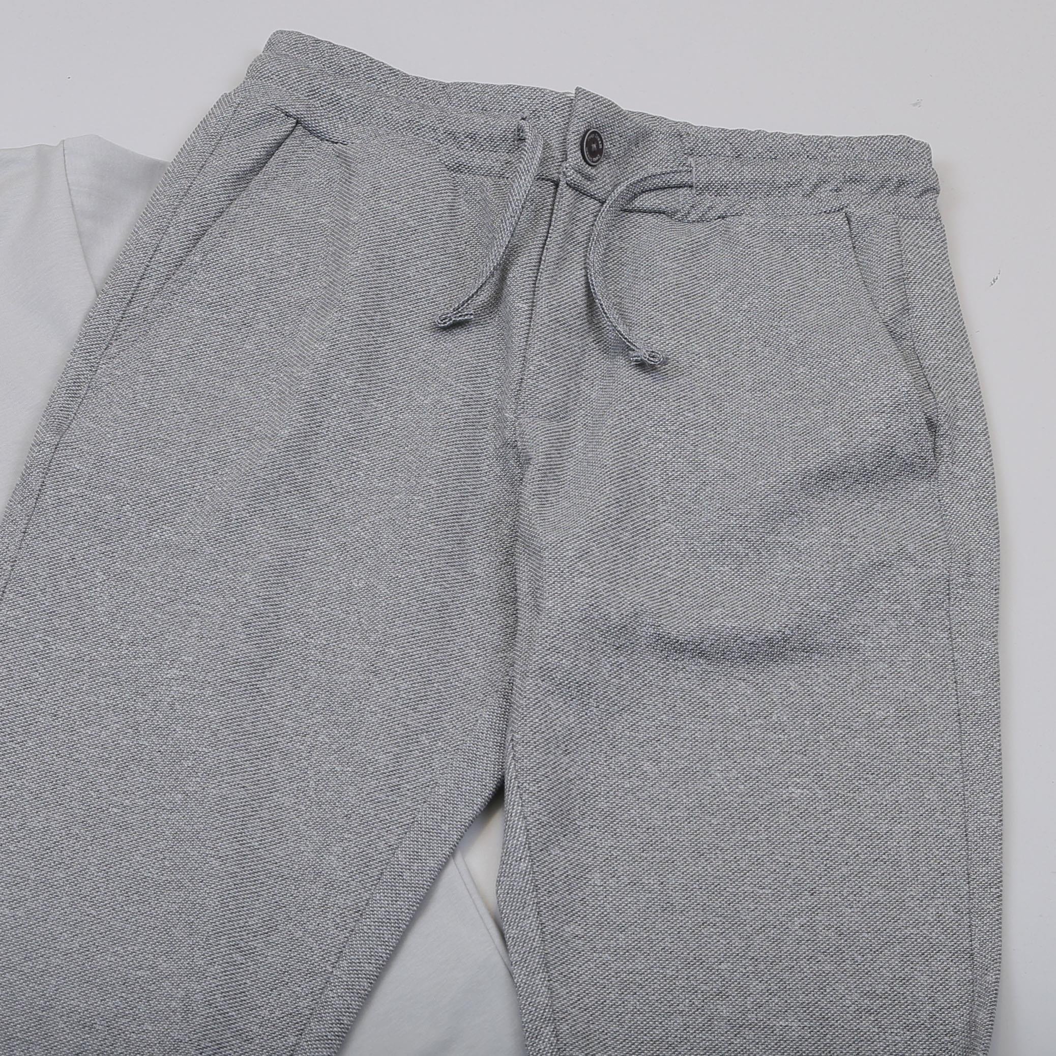 Gri Oversize Tişört Pantolon Ayakkabı Kombin