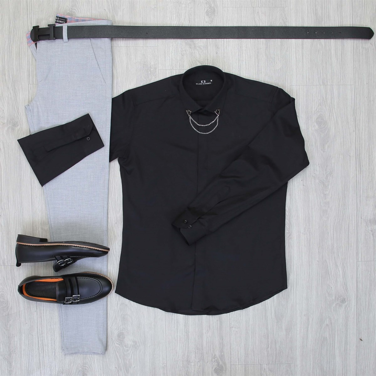 Gri Pantolon Siyah Gömlek Ayakkabı Kombini