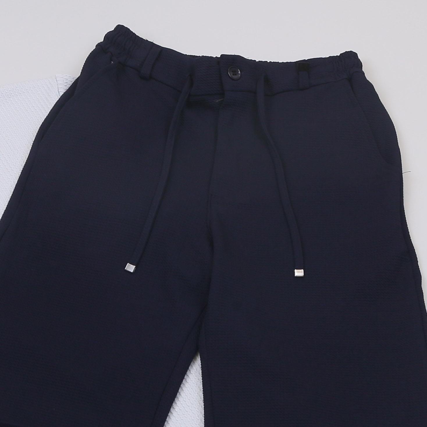 Gri Polo Yaka Tişört Şort  Ayakkabı Kombin