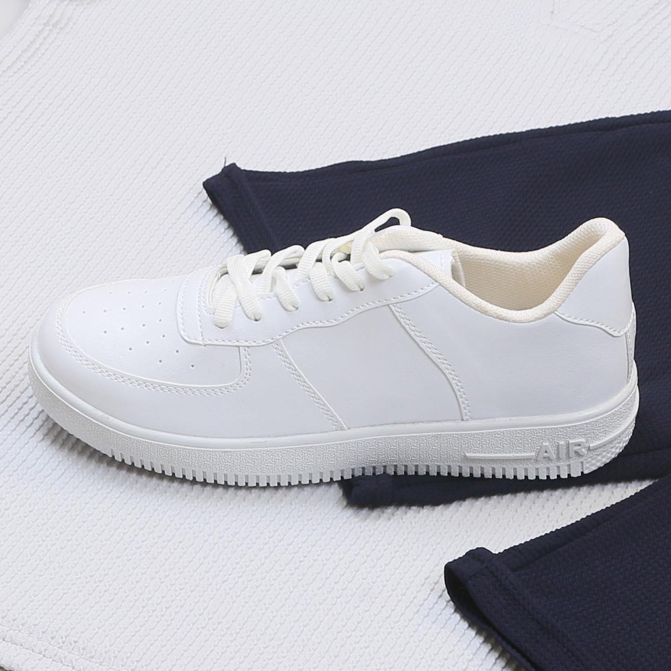 Gri Polo Yaka Tişört Şort  Ayakkabı Kombin