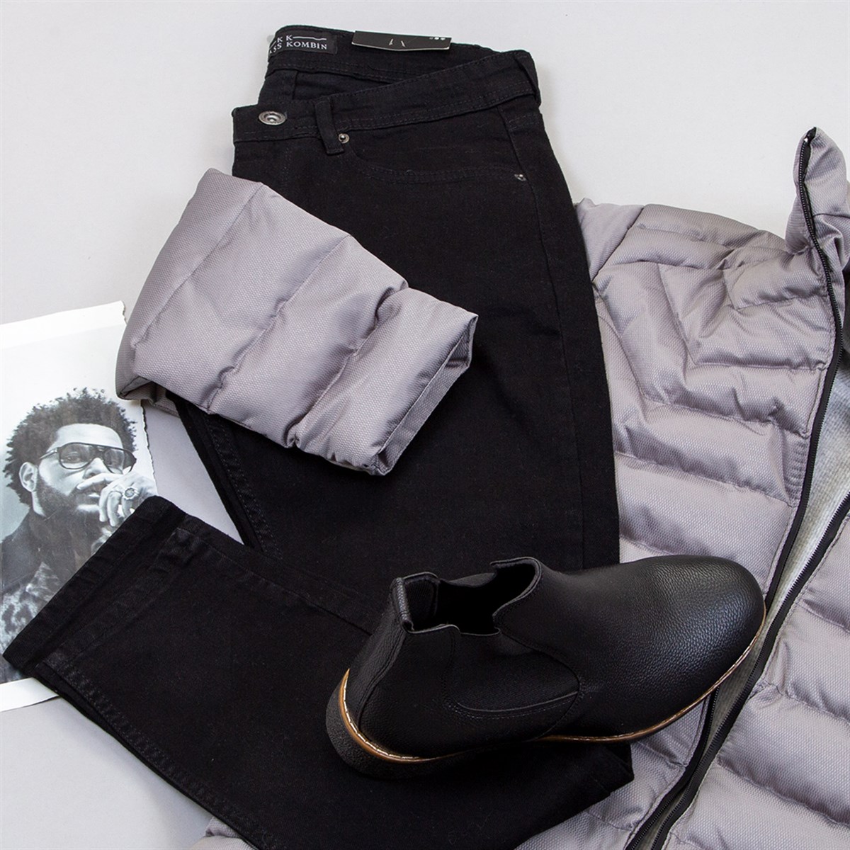 Gri Şişme Mont Boğazlı Kazak Pantolon Bot Kombin