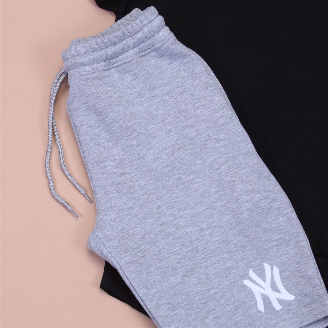 Gri Sort Siyah Basic Tshirt kombini