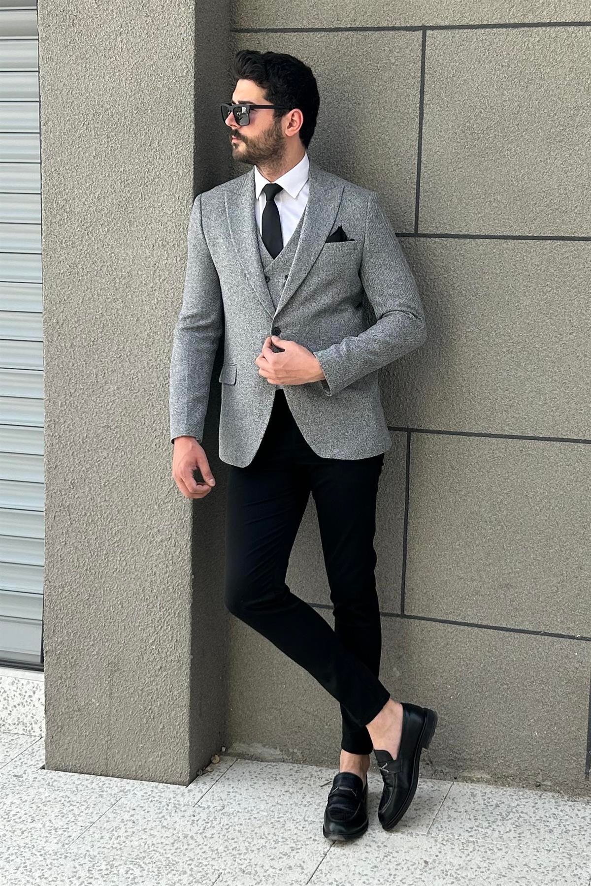 Gri Takım Elbise Kombini