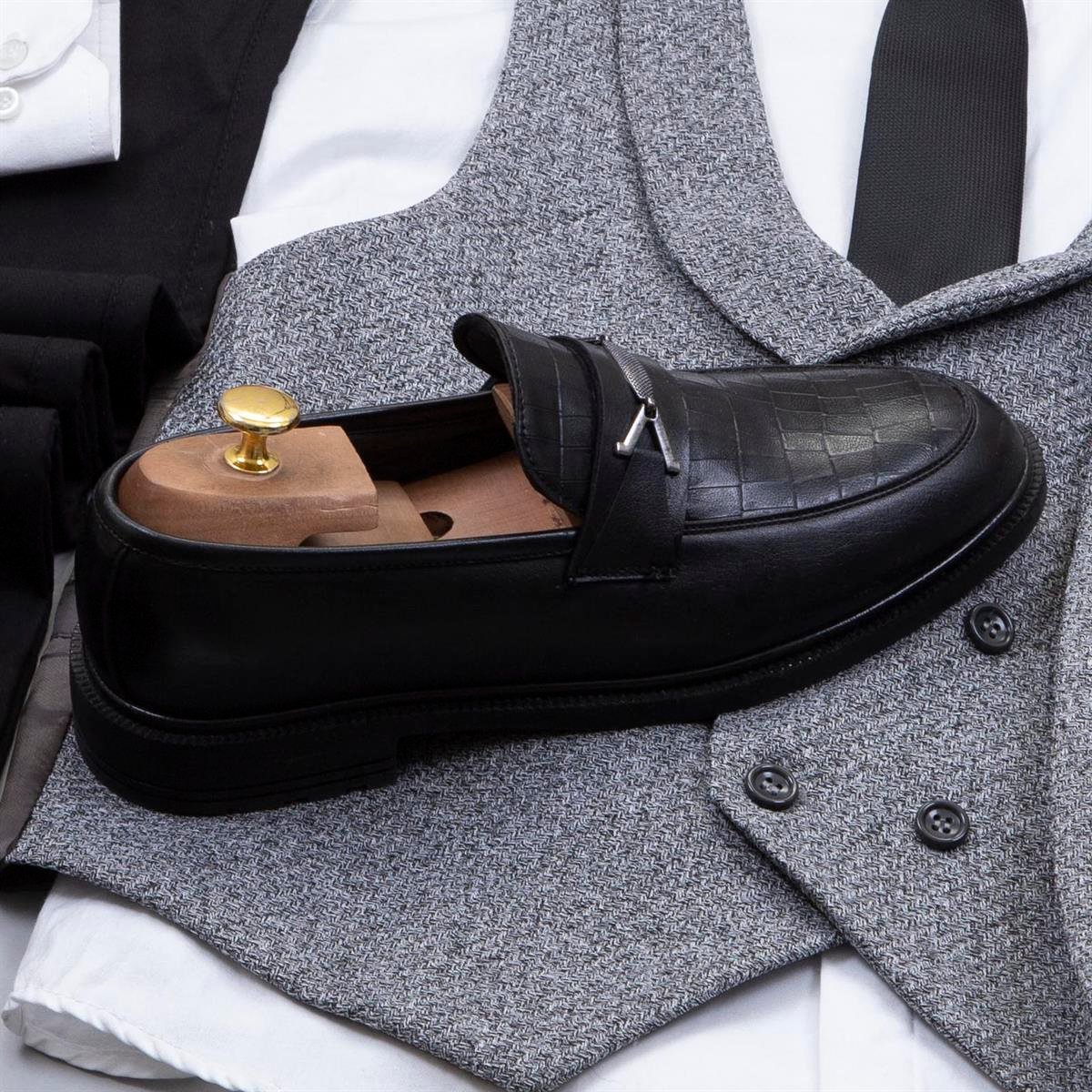 Gri Takım Elbise Kombini