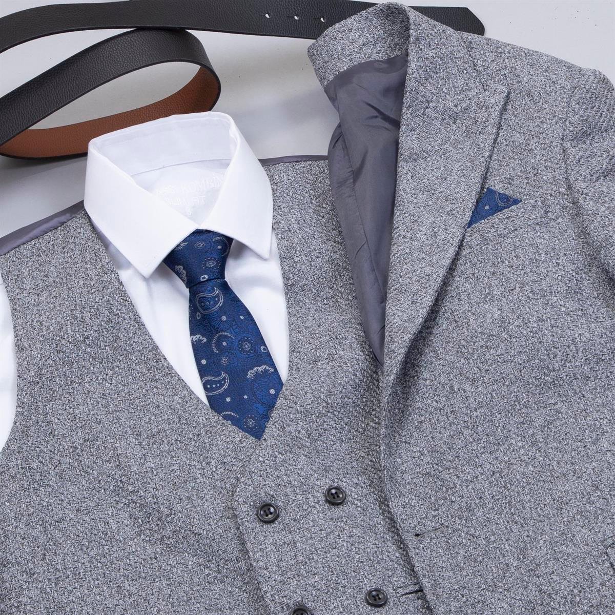 Gri Takım Elbise Kombini