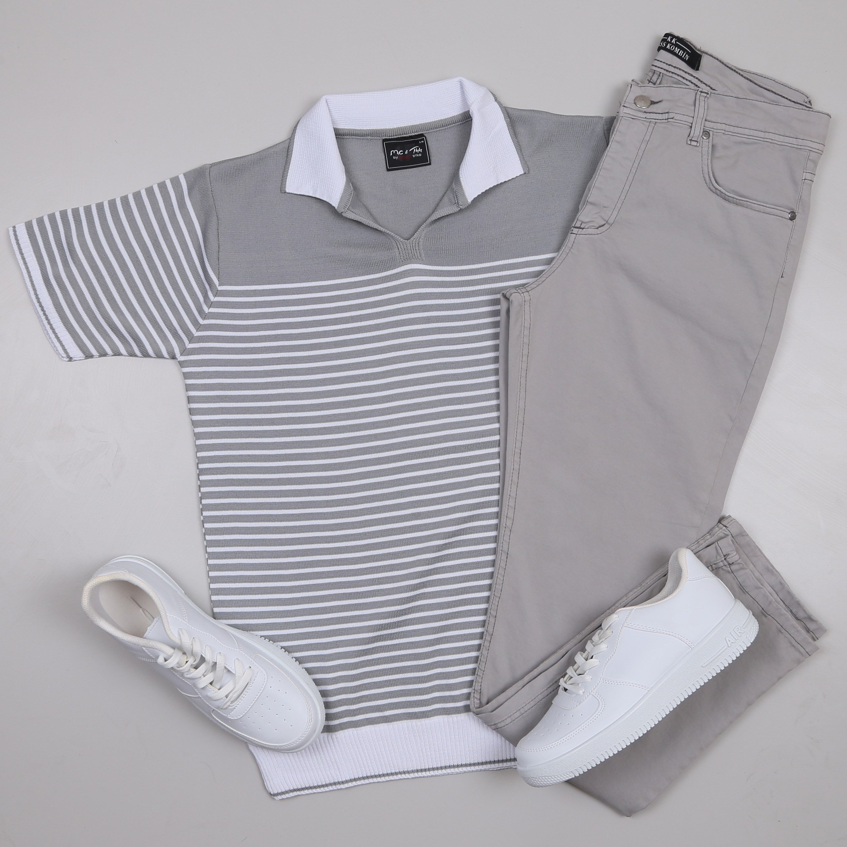Gri Triko Polo Yaka Tişört Gri Pantolon Ayakkabı Kombin