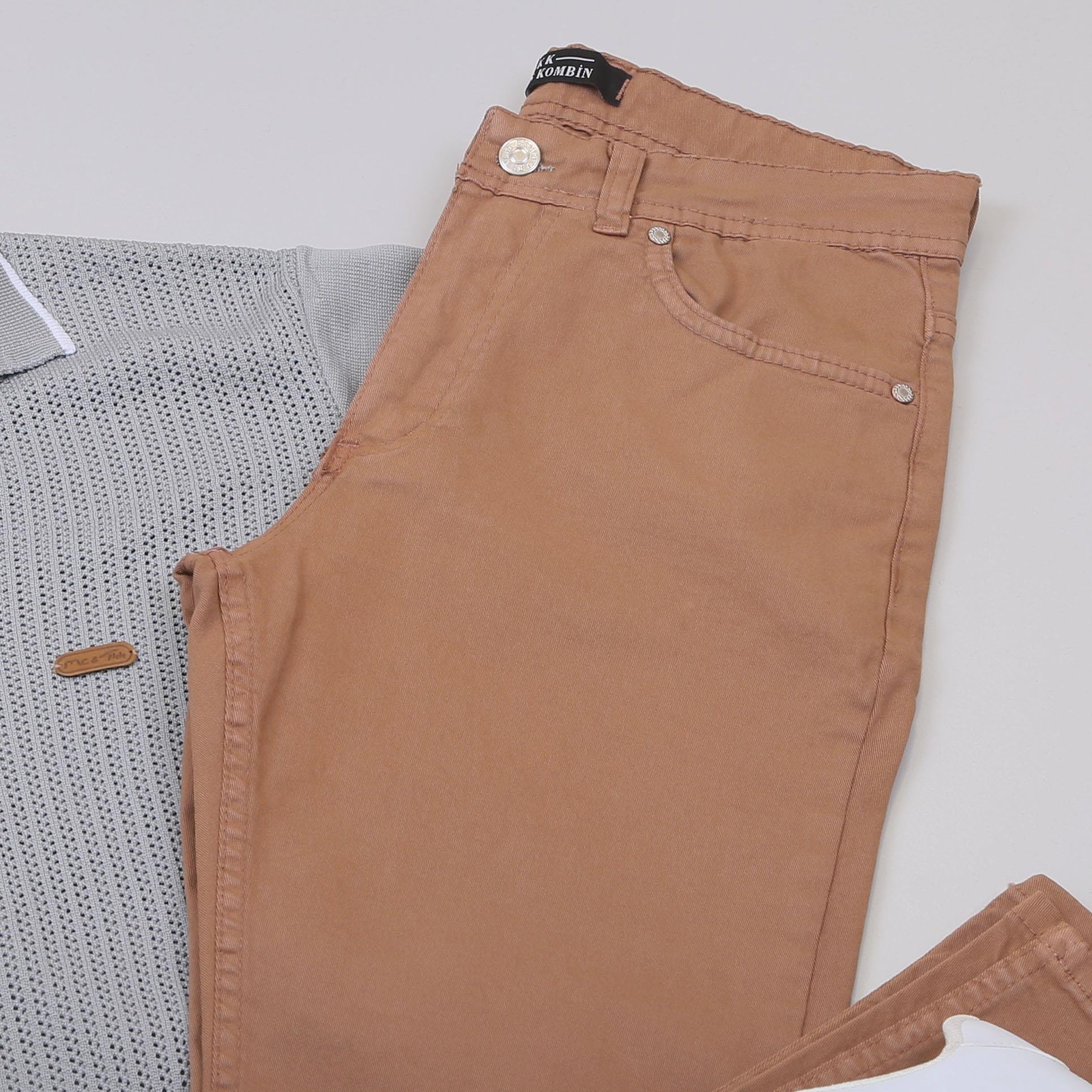 Gri Triko Polo Yaka Tişört Pantolon Ayakkabı Kombin