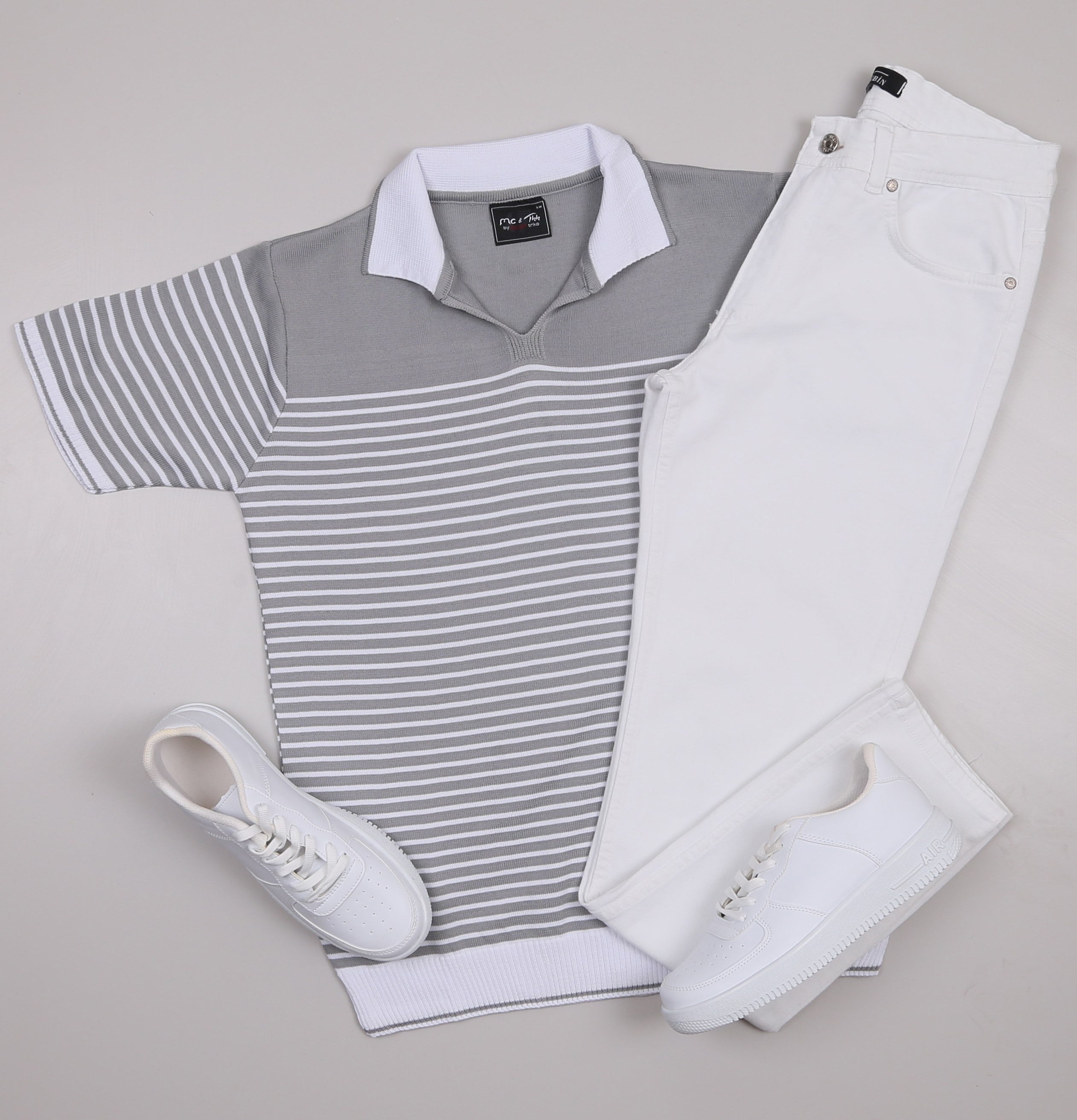 Gri Triko Polo Yaka Tişört Pantolon Ayakkabı Kombin