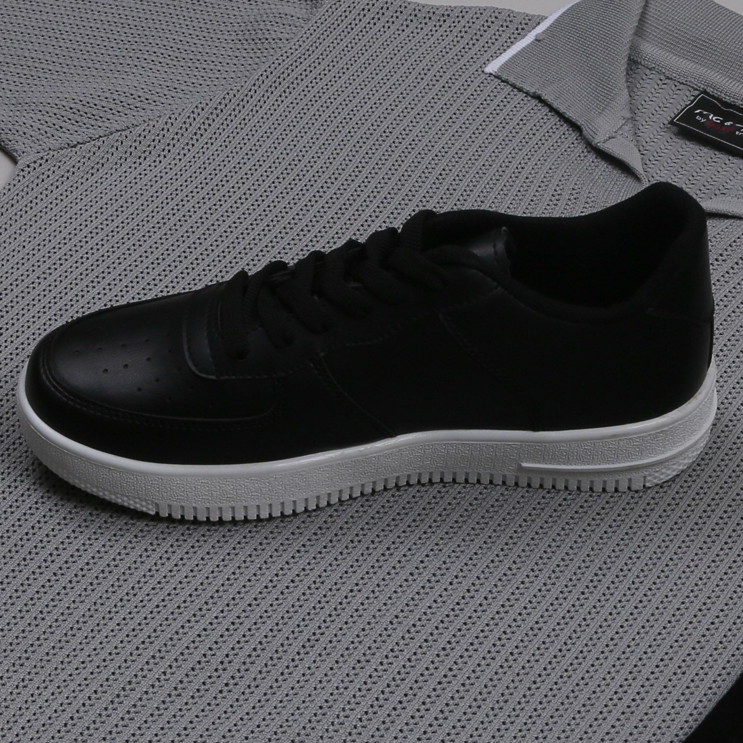 Gri Triko Polo Yaka Tişört  pantolon  ayakkabı Kombin