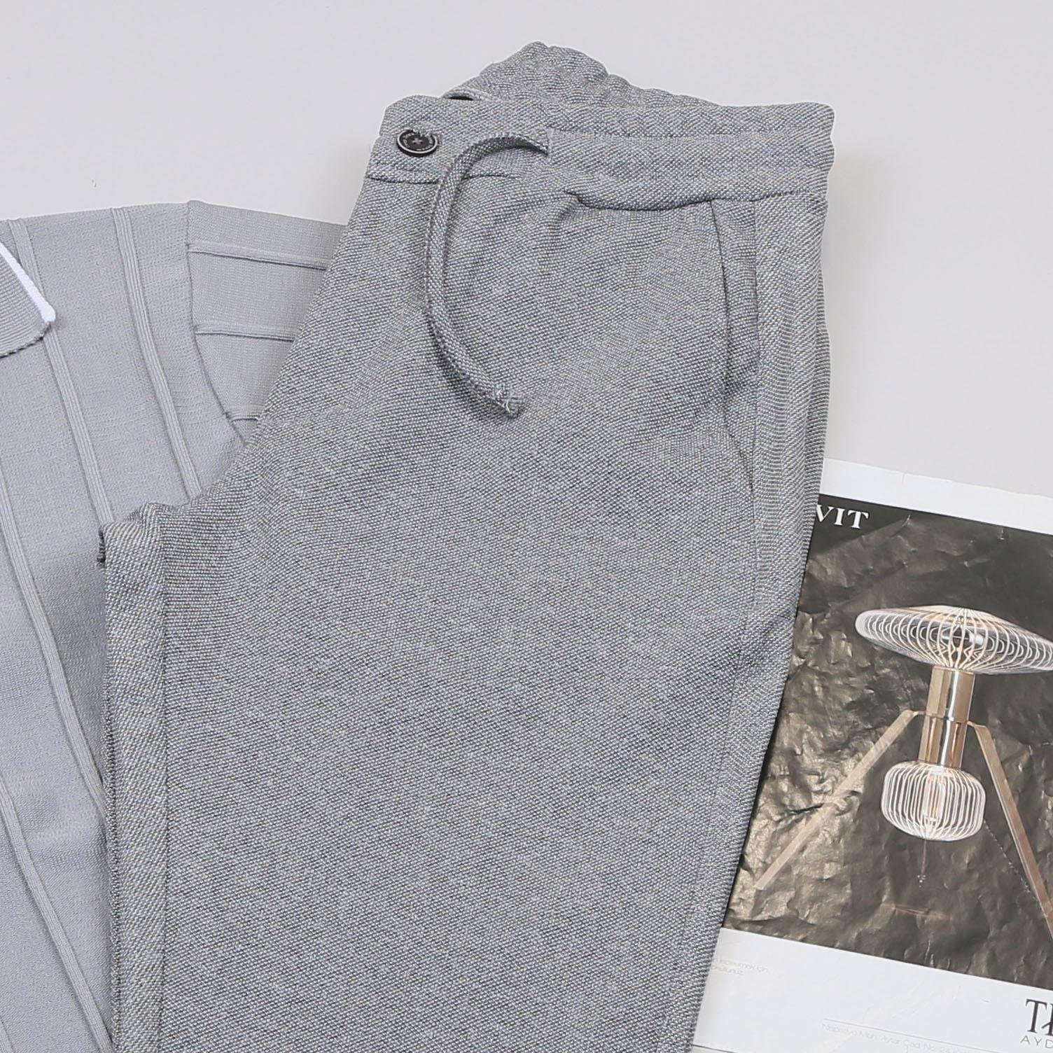 Gri Triko Polo Yaka Tişört Pantolon Ayakkabı Kombin