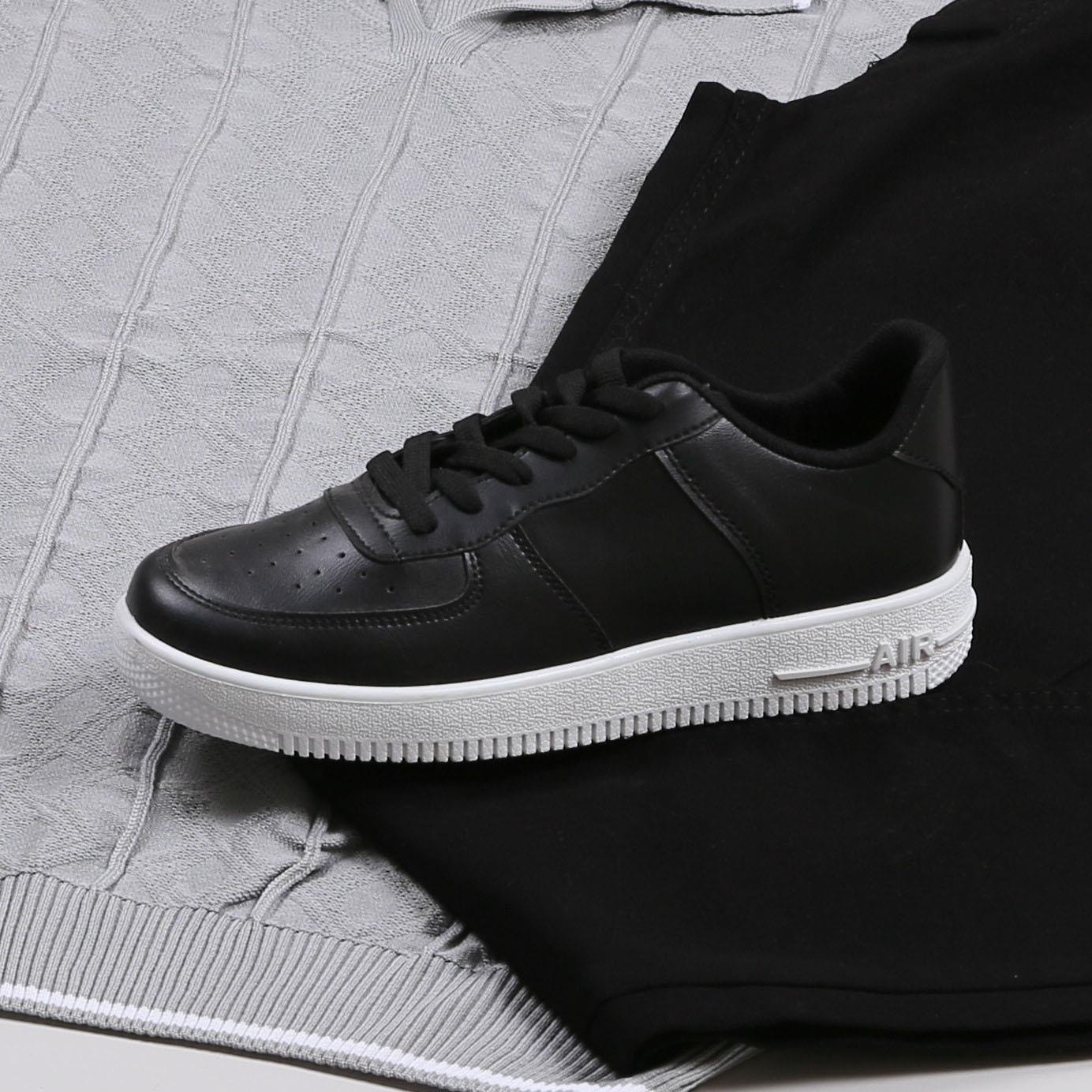 Gri Triko Tişört Kombini