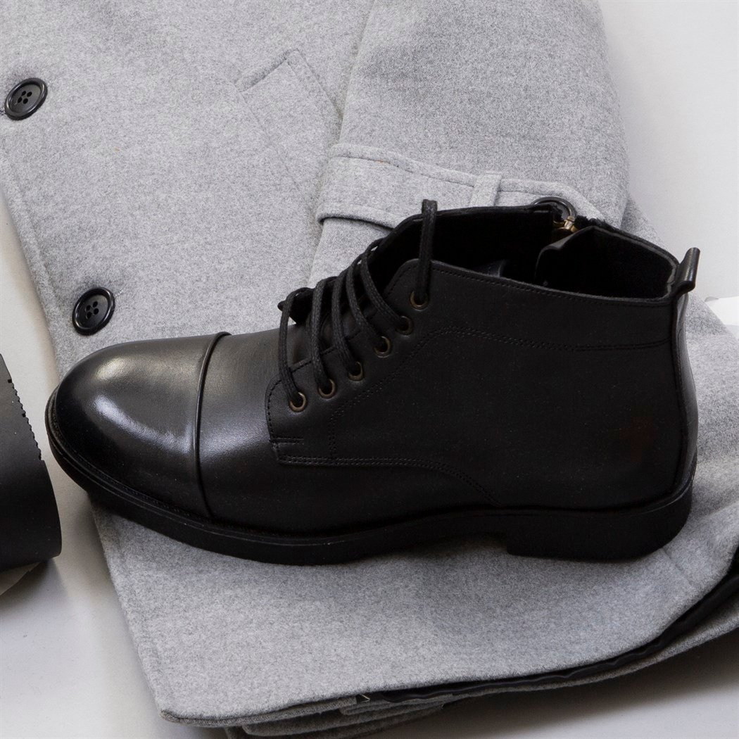 Gri Uzun Kaşe Kaban Boğazlı Kazak Atkı Pantolon Bot Kombin