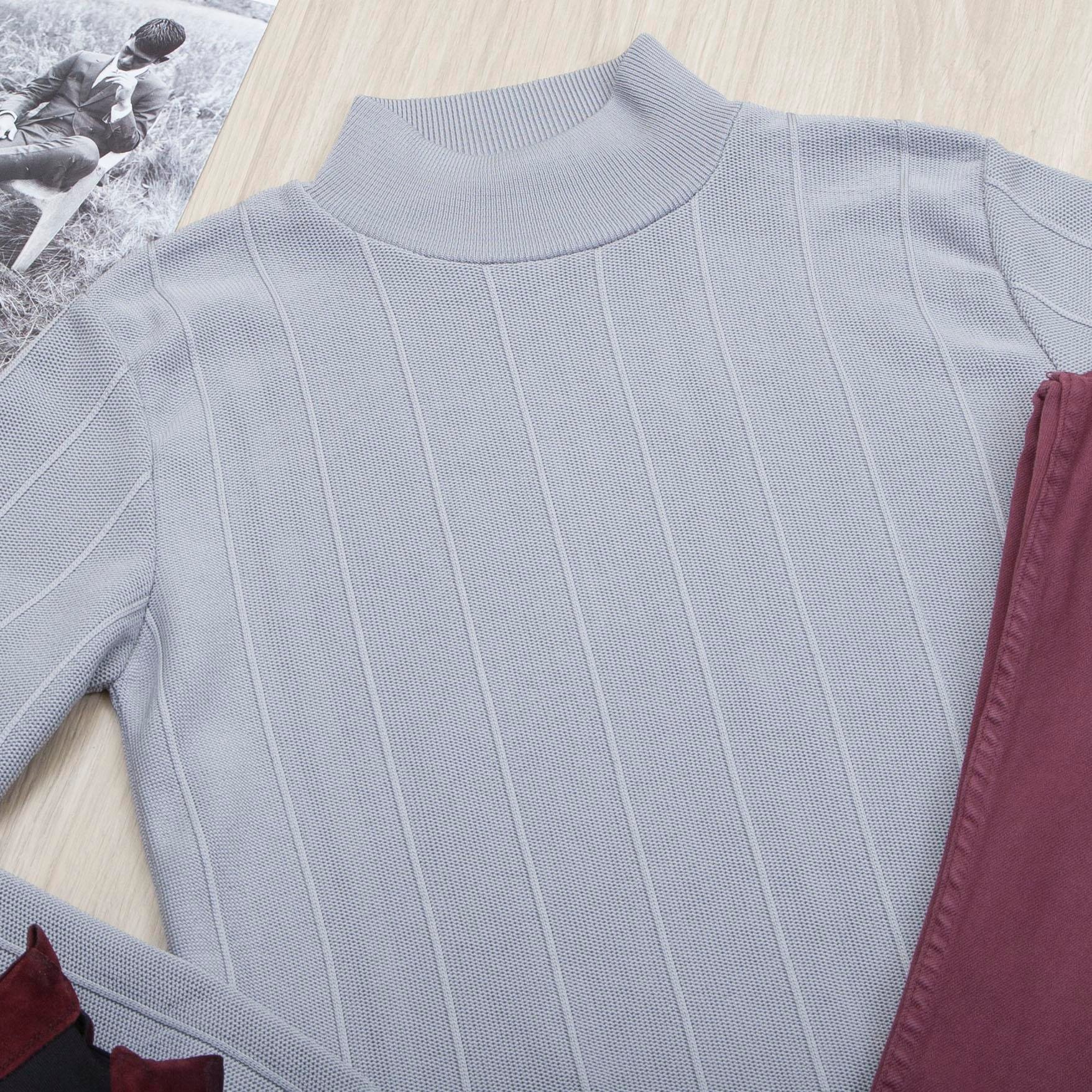 Gri Yarım Balıkçı Triko Kazak Pantolon Bot Kombin