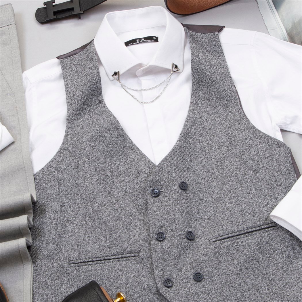 Gri Yelek Gömlek Pantolon Ayakkabı Kombin