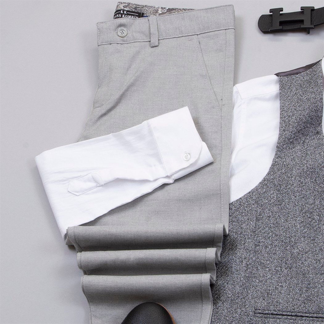 Gri Yelek Gömlek Pantolon Ayakkabı Kombin