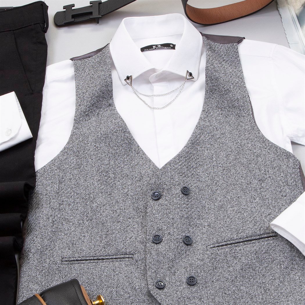 Gri Yelek Gömlek Pantolon Ayakkabı Kombin